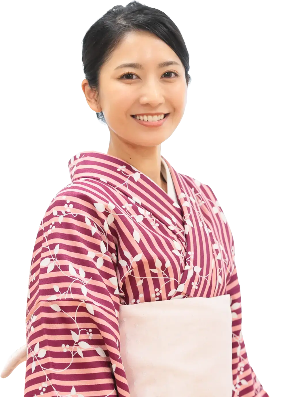 着物姿で微笑む女性